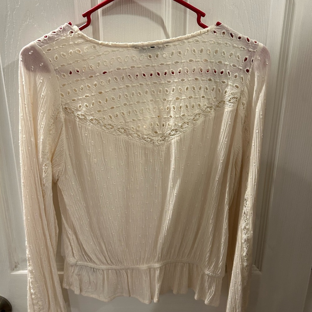 American Eagle. Women’s small, long sleeve, cream dress shirt.